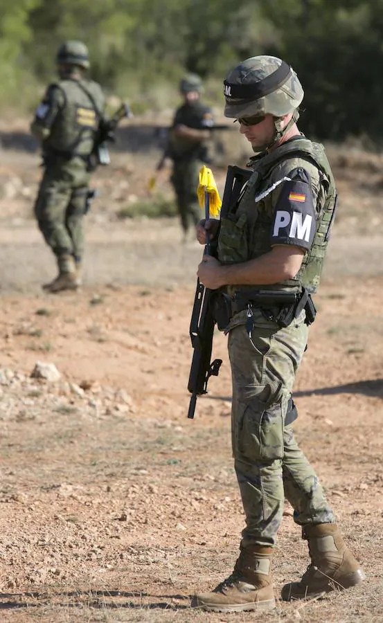 El Batallón de Policía Militar realiza esta semana en Valencia el entrenamiento 'Ángel Guardián 17', ejercicios de adiestramiento para la preparación de los agentes.