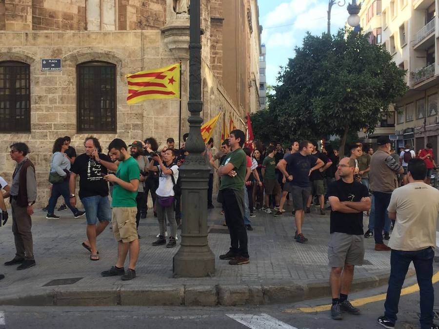 Fotos de la manifestación convocada por la comisión 9 d&#039;Octubre