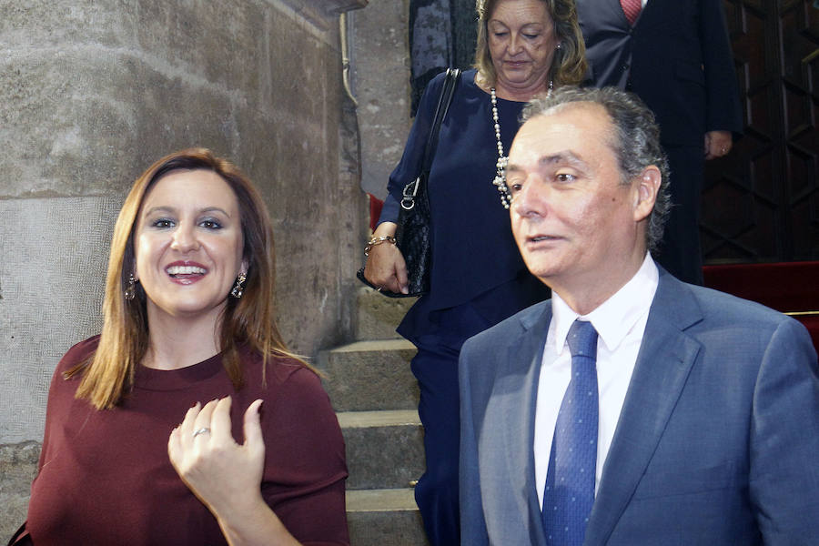 Fotos de autoridades y empresarios en el Palau de la Generalitat tras el acto institucional del 9 d&#039;Octubre