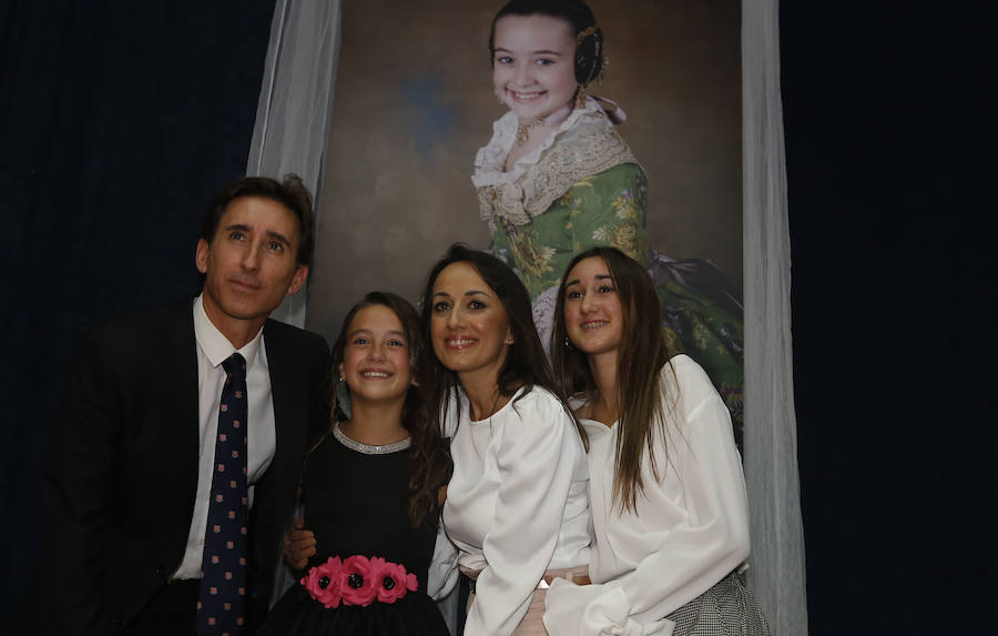 Rocío Gil, de la falla Plaza de la Merced, y Daniela Gómez de los Ángeles, de la falla Santa María Micaela-Martí l'Humà, han sido nombradas esta tarde falleras mayores de Valencia 2018.