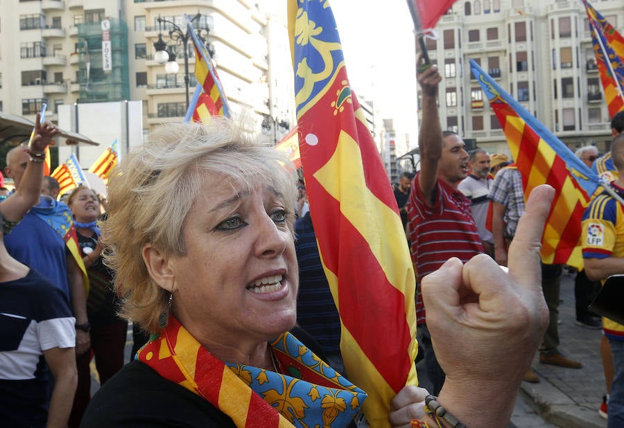 Fotos de las agresiones durante la manifestación del 9 d&#039;Octubre