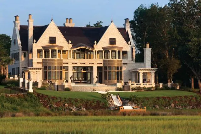 La paradisiaca residencia de 'Revenge'. Un paseo por los Hamptons permite encontrarse con mansiones maravillosas. Una de ellas se utilizó en 'Revenge'.