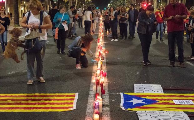 Manifestación en Barcelona por la libertad de Sánchez y Cuixart.