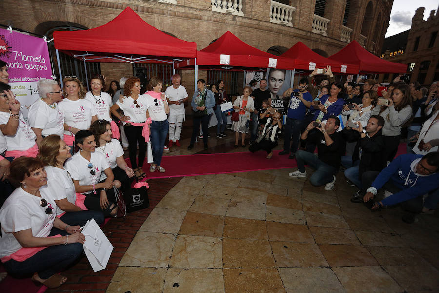 Fotos del desfile &quot;Ponte Guapa&quot; de Valencia con motivo del Día Internacional contra el cáncer de mama