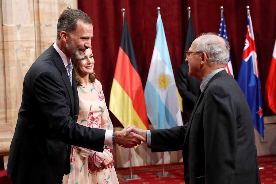 Los reyes Felipe y Letizia atienden a los primeros actos de los Premios Princesa de Asturias 2017, en Oviedo.