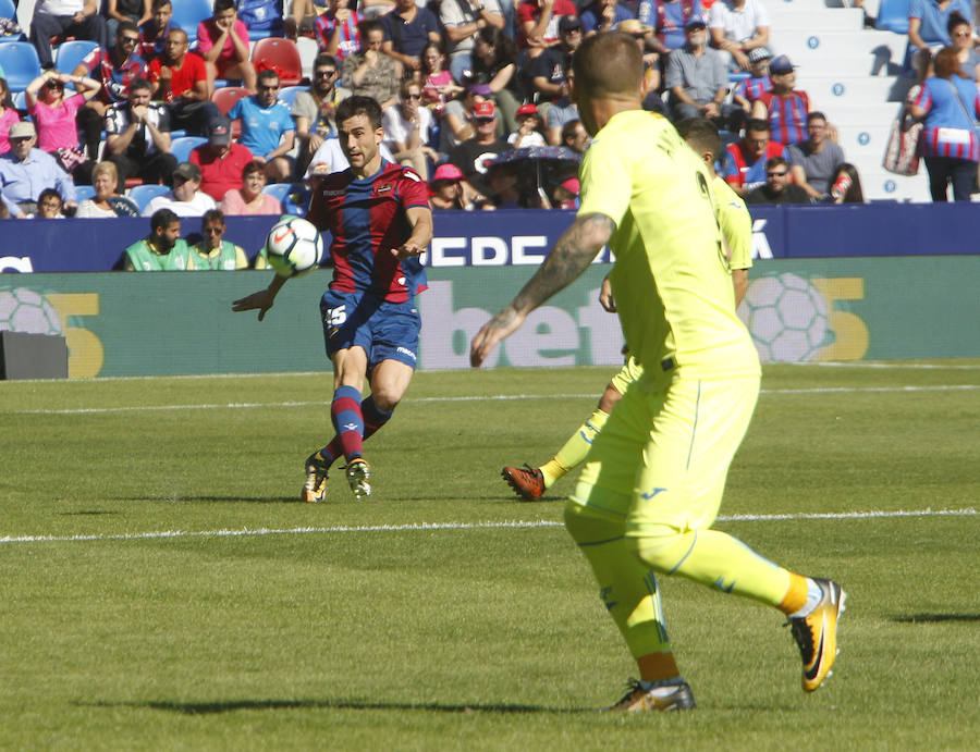 Estas son las imágenes del encuentro entre el Levante UD y el Getafe en el Ciutat de València, correspondiente a la novena jornada de Liga