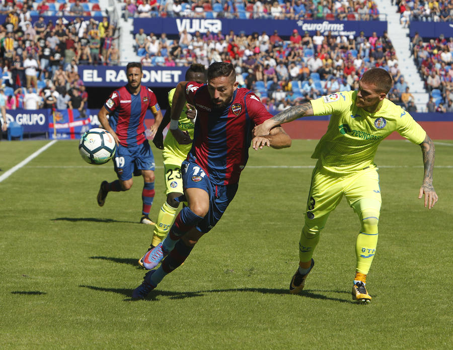 Estas son las imágenes del encuentro entre el Levante UD y el Getafe en el Ciutat de València, correspondiente a la novena jornada de Liga