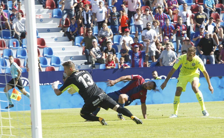 Estas son las imágenes del encuentro entre el Levante UD y el Getafe en el Ciutat de València, correspondiente a la novena jornada de Liga