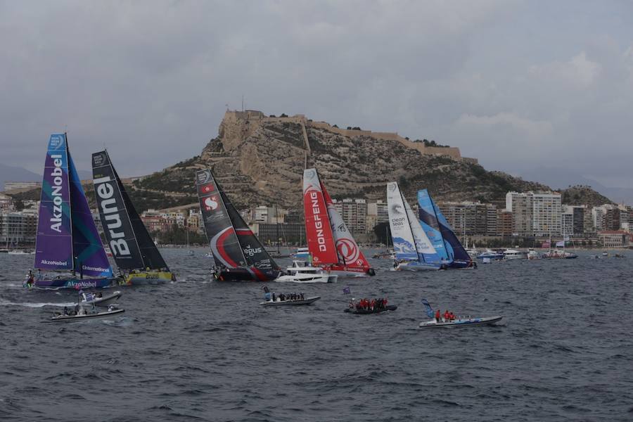 80.000 personas presencian los intantes previos al inicio de la vuelta a mundo de vela