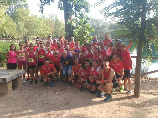 De todos los niveles.
Además de participar en competiciones federativas, el club tiene secciones de corredores, montaña y de triatlón. 