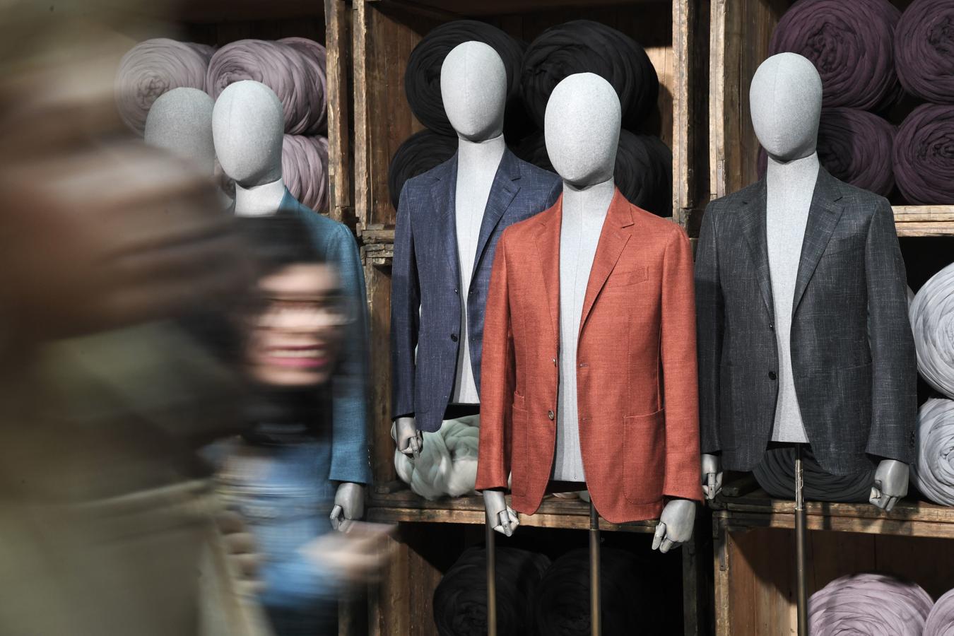 Tres americanas en el atelier de Ermenegildo Zegna.