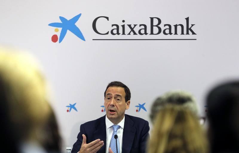 Fotos de la presentación de resultados de Caixabank en Valencia