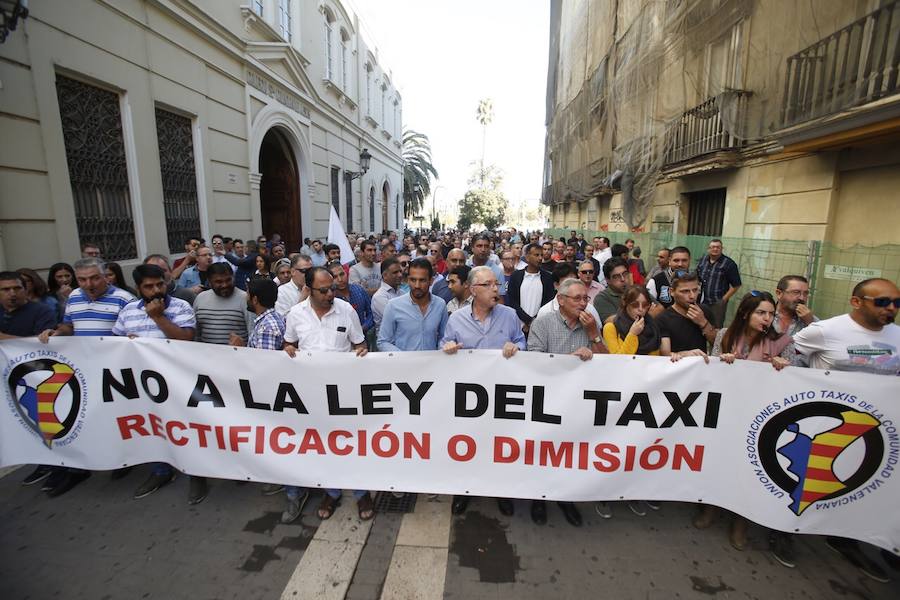 Manifestación de taxistas en Valencia