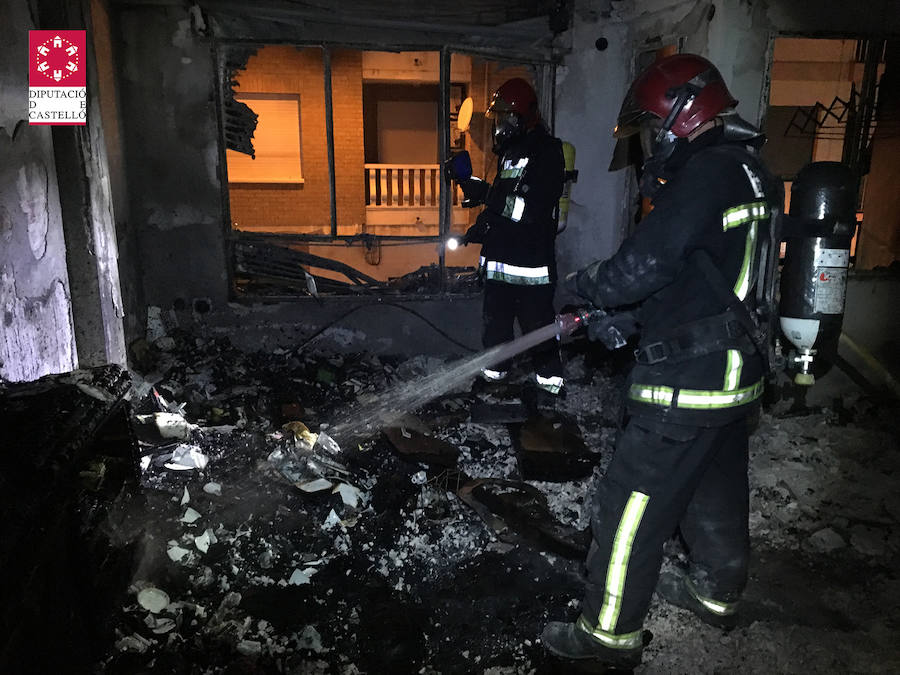 Fotos del incendio en una vivienda de Burriana que deja dos muertos, nueve heridos y 40 desalojados