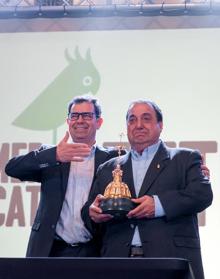 Imagen secundaria 2 - El presidente del Valencia Basket y el chef de Riff, galardonados con los Premios Cotorra del Mercado Central