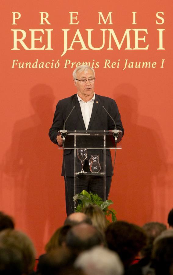 La reina Letizia entrega en la Lonja de Valencia los galardones 