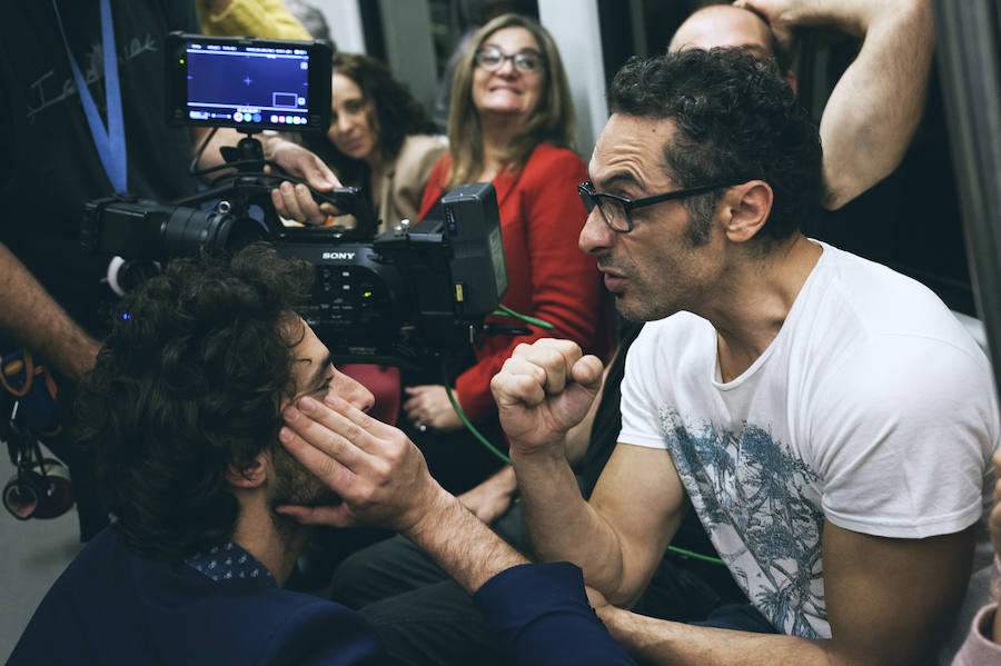 Fotos del rodaje del nuevo corto del director Abdelatif Hwidar en el metro de Valencia