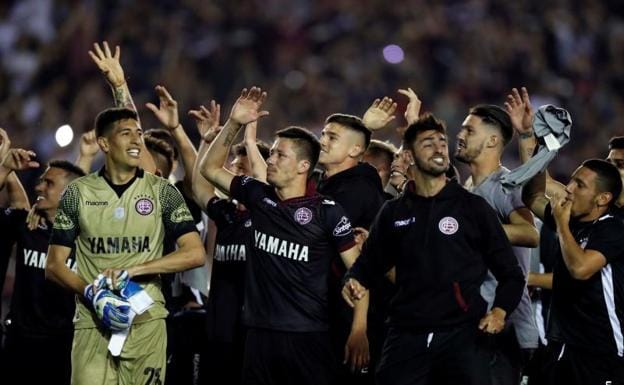Los jugadores de Lanús celebran el pase a la final de la Libertadores. 