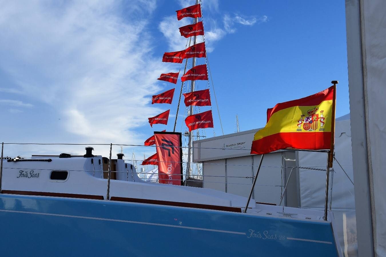 El salón náutico, que se inauguró el miércoles y se ha clausurado este domingo día 5 con una jornada de puertas abiertas, confirma su pujanza con más expositores, ventas y visitas de compradores en la Marina de Valencia