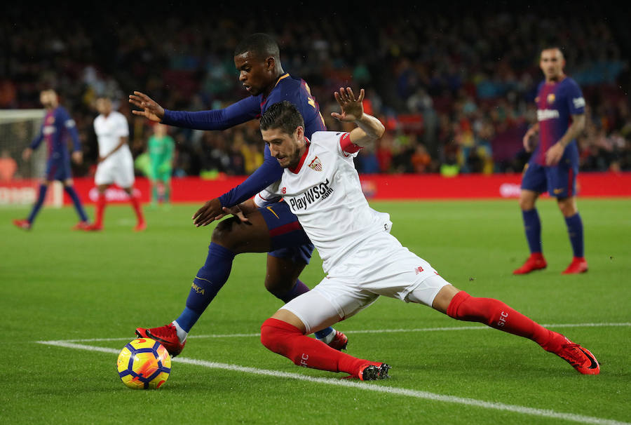 El líder de la Liga venció por 2-1 al conjunto hispalense gracias a un doblete de Paco Alcácer.