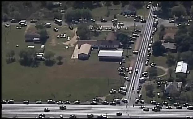 Un exsoldado mata a 26 personas en un tiroteo dentro de una iglesia en Texas