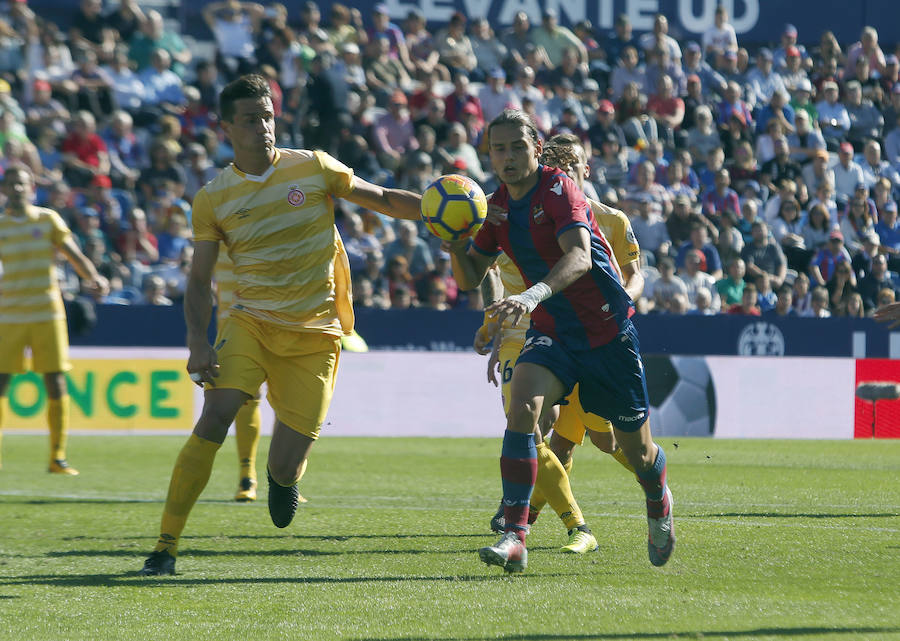 Estas son las mejores imágenes del partido disputado en el Ciutat de València en la undécima jornada de La Liga