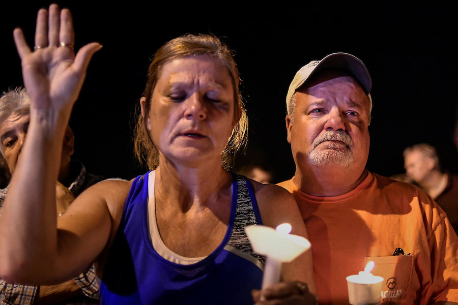 Fotos del tiroteo ocurrido en la primera iglesia Bautista de la localidad de Sutherland Springs, en el estado de Texas, Estados Unidos. Aproximadamente, murieron 26 personas y otras 20 resultaron heridas. 