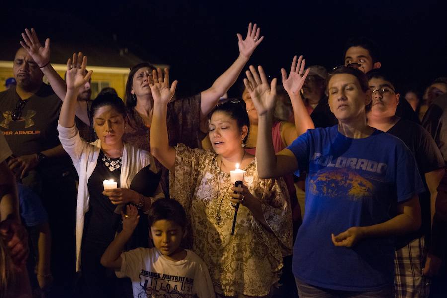 Fotos del tiroteo ocurrido en la primera iglesia Bautista de la localidad de Sutherland Springs, en el estado de Texas, Estados Unidos. Aproximadamente, murieron 26 personas y otras 20 resultaron heridas. 