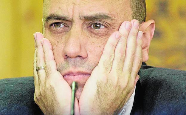 Gabriel Echávarri, alcalde de Alicante. Investigado por fraccionar contratos y prevaricación. 