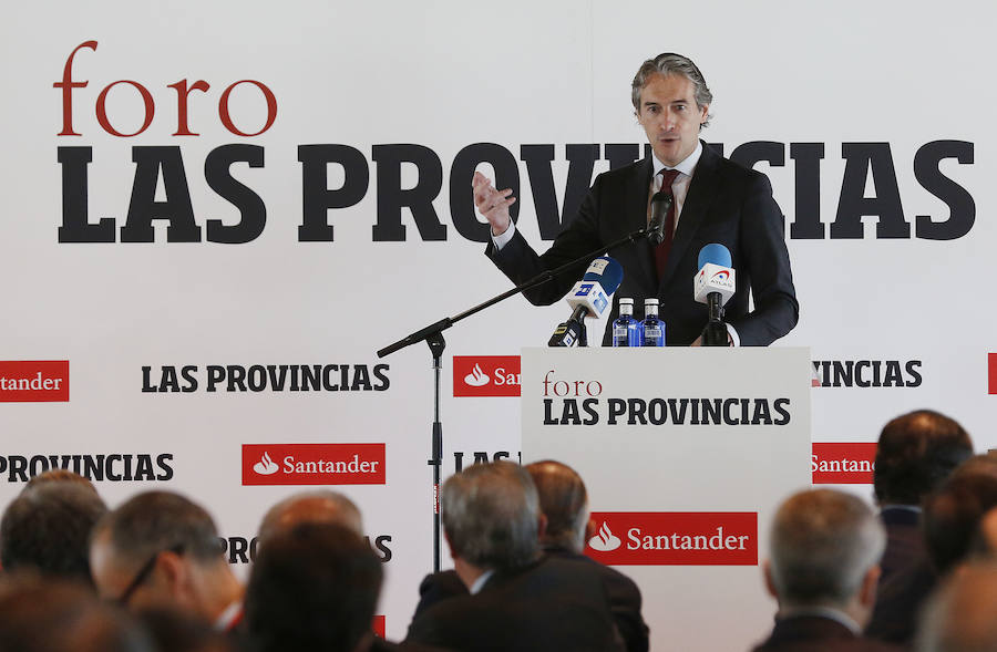 Fotos del Foro LAS PROVINCIAS con el ministro de Fomento, Íñigo de la Serna