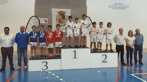 PODIO PARA  LOS BENJAMINES DE PILOTA  DE ONDARA