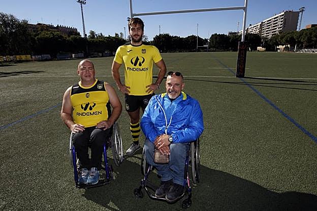 A la izquierda, Carlos Sanchis; en el centro, Fran (capitán del primer equipo); y Germán García. 