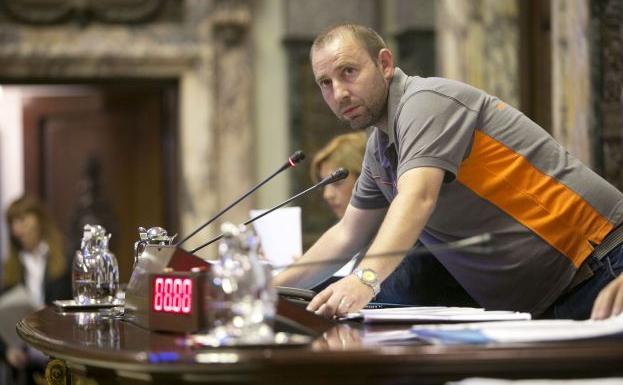 Trabajador en el Ayuntamiento de Valencia.