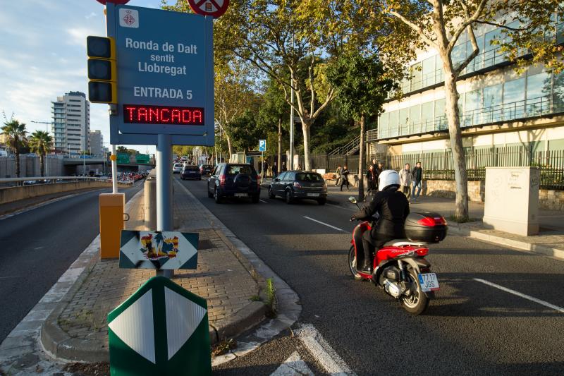 Los piquetes provocan cortes en una treintena de carreteras catalanas 