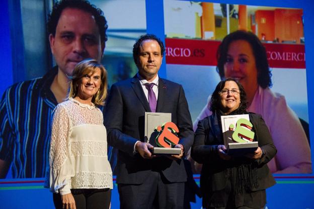 Gemma Nierga junto a Arturo Checa y Chelo Tuya. 