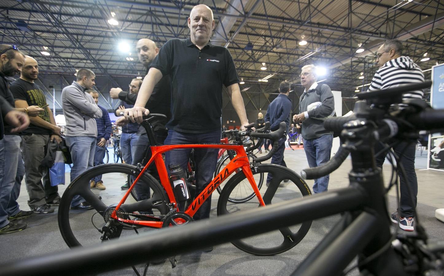 La feria Dos Rodes de Valencia ha sido inaugurada, coincidiendo con la celebración del Gran Premio de Motociclismo en Cheste. Las novedades del mercado de las motos y las bicicletas, en Feria Valencia.