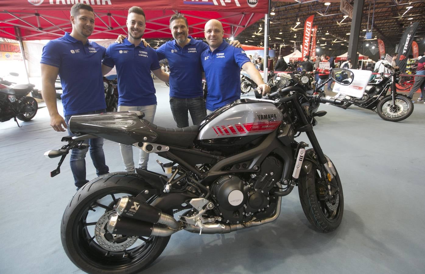 La feria Dos Rodes de Valencia ha sido inaugurada, coincidiendo con la celebración del Gran Premio de Motociclismo en Cheste. Las novedades del mercado de las motos y las bicicletas, en Feria Valencia.