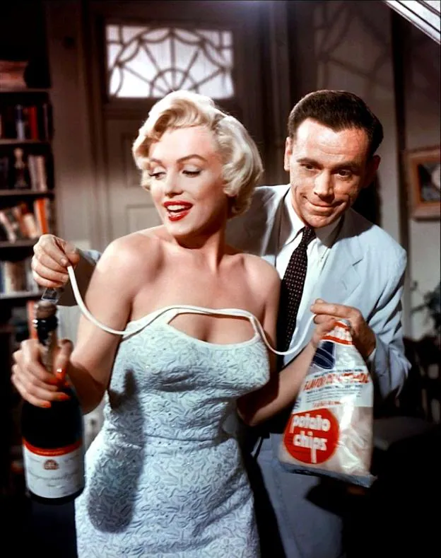 Marilyn Monroe y Tom Ewell en 'La tentación vive arriba' (1955). 