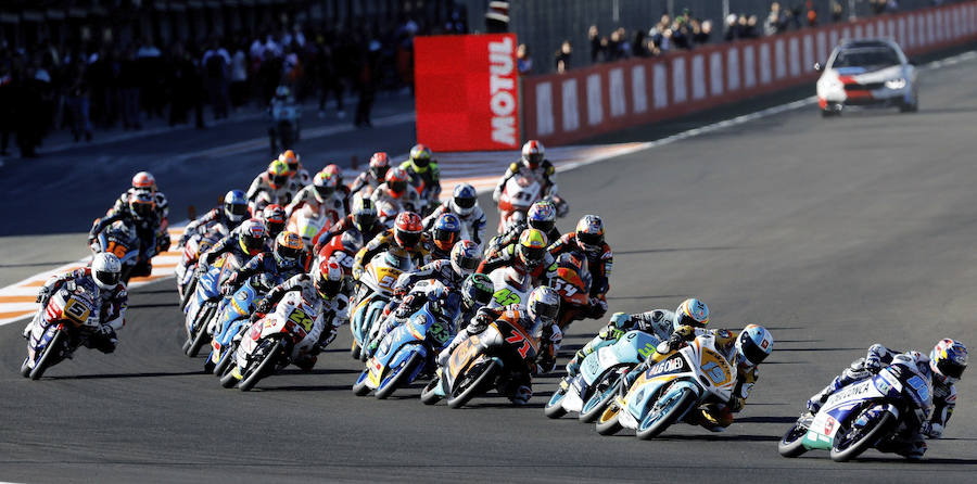 Estas son las mejores imágenes que deja la carrera de Moto3 y el podio de Jorge Martín en el circuito Ricardo Tormo