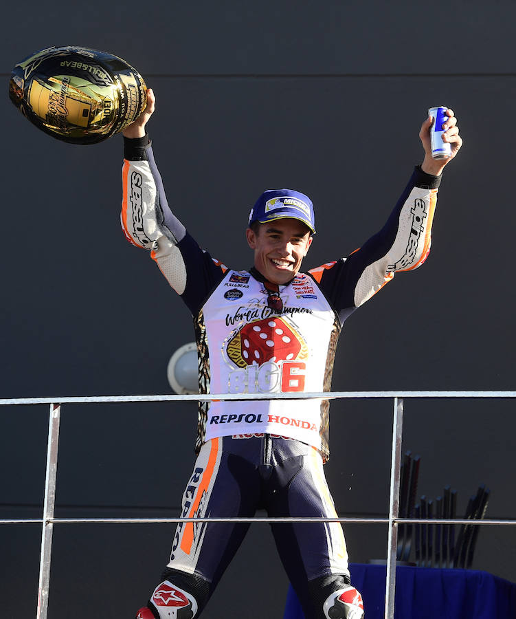 Estas son las mejores imágenes de la victoria de Dani Pedrosa en la carrera de Moto GP y de la proclamación de Marc Márquez como campeón del mundo de MotoGP por cuarta vez