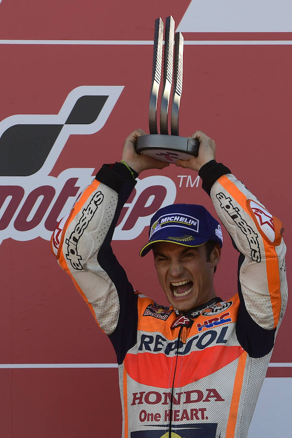 Estas son las mejores imágenes de la victoria de Dani Pedrosa en la carrera de Moto GP y de la proclamación de Marc Márquez como campeón del mundo de MotoGP por cuarta vez