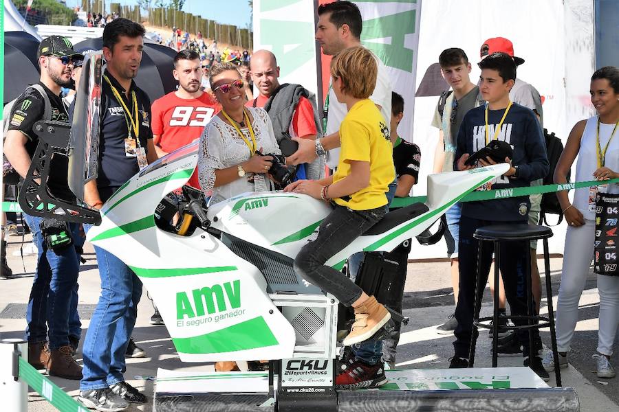 Fotos del ambiente del Gran Premio de la Comunitat Valenciana de motociclismo de Cheste 2017