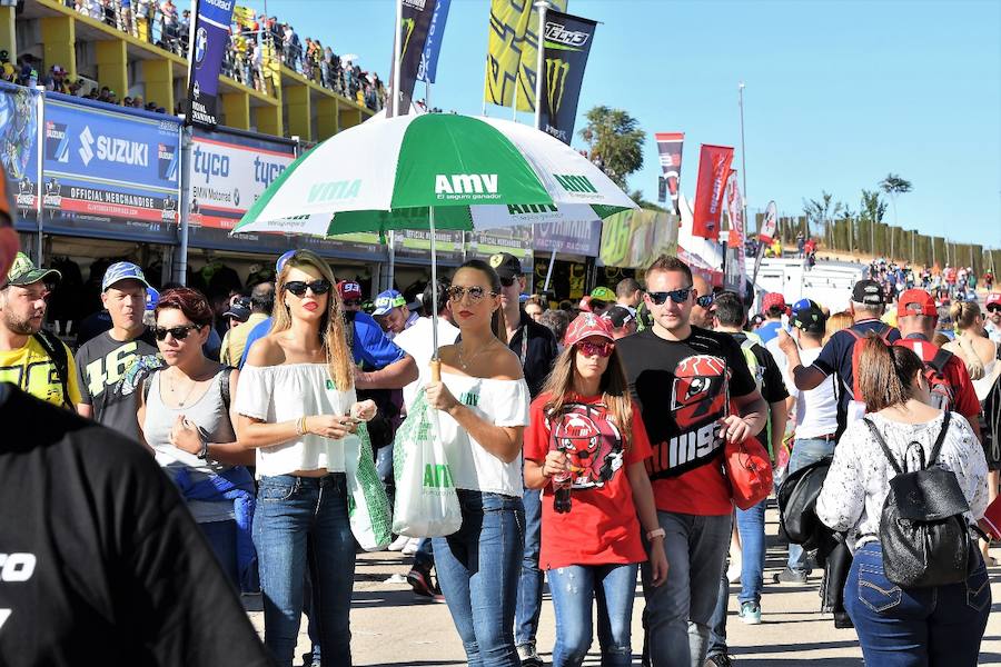 Fotos del ambiente del Gran Premio de la Comunitat Valenciana de motociclismo de Cheste 2017