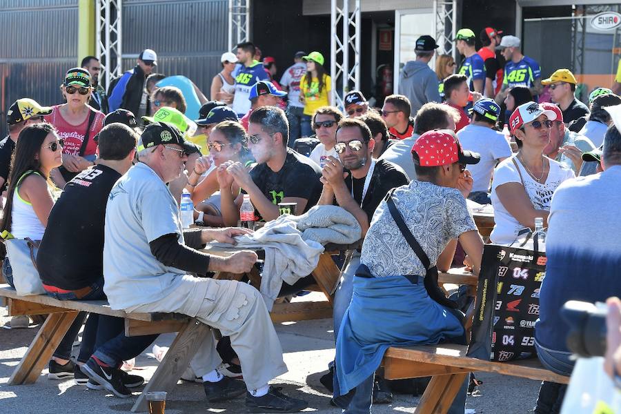 Fotos del ambiente del Gran Premio de la Comunitat Valenciana de motociclismo de Cheste 2017