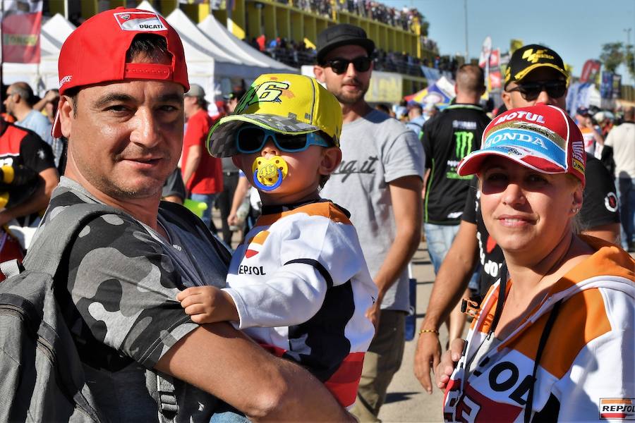 Fotos del ambiente del Gran Premio de la Comunitat Valenciana de motociclismo de Cheste 2017