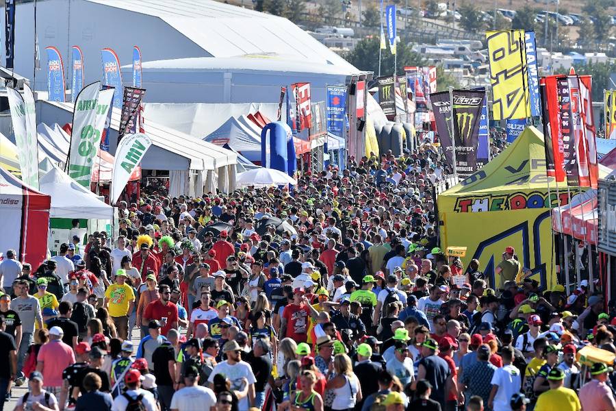 Fotos del ambiente del Gran Premio de la Comunitat Valenciana de motociclismo de Cheste 2017