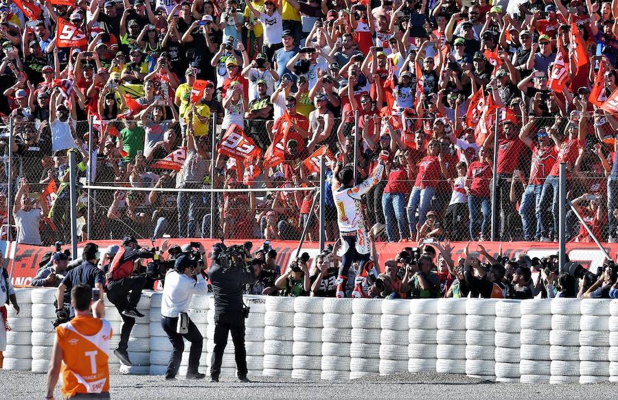 Fotos del ambiente del Gran Premio de la Comunitat Valenciana de motociclismo de Cheste 2017