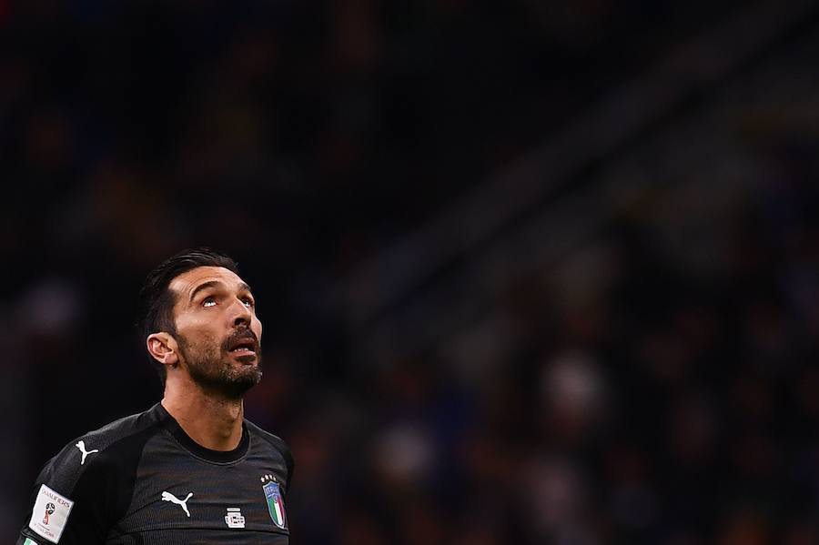 Gianluigi Buffon dice adiós a la Azzurra, tras 20 años y 175 partidos internacionales, con la triste eliminación de Italia ante Suecia en la repesca europea para el Mundial.