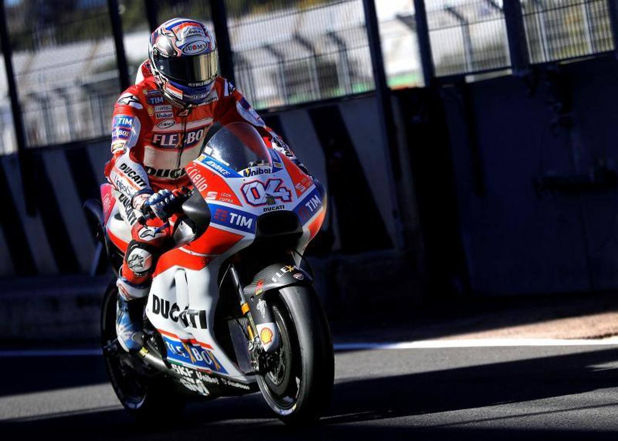 Fotos de los primeros entrenamientos de MotoGP 2018 en Cheste