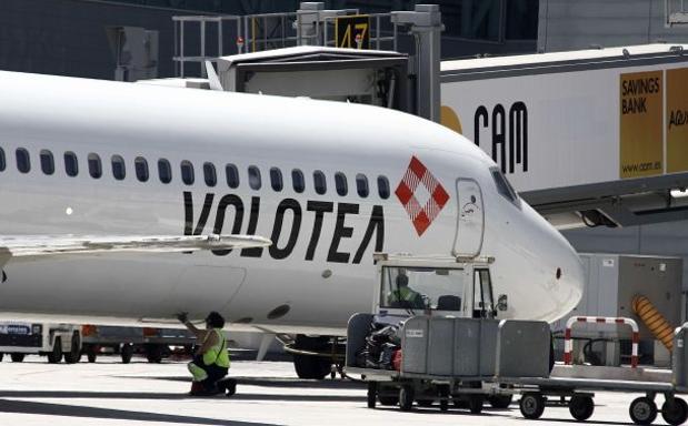 Avión de Volotea en El Altet.